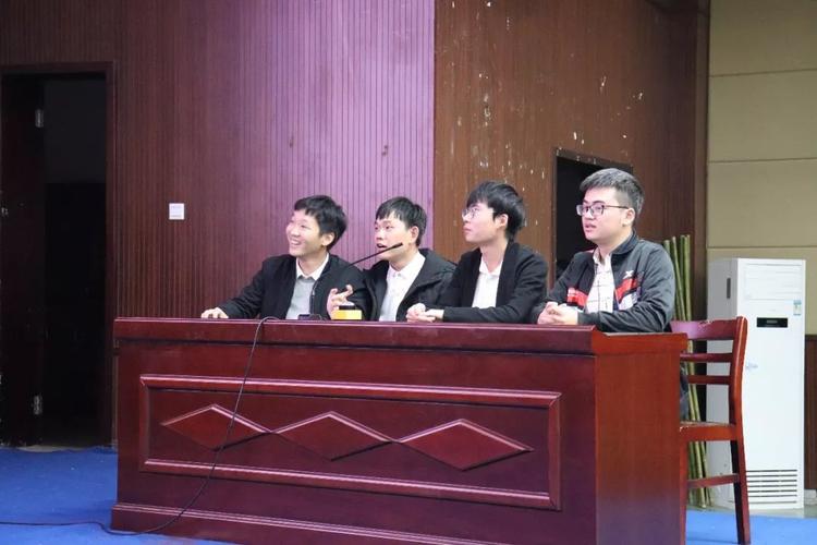 晨曦携財商--企业案例交流赛，蔚晗滢小队昝获榜首